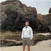 Hola! Mi nombre es Diego, y doy clases de Educación Primaria y E.S.O. Quedándome pendiente la mención de Educación Física. Cualquier duda no dudéis en contactar conmigo